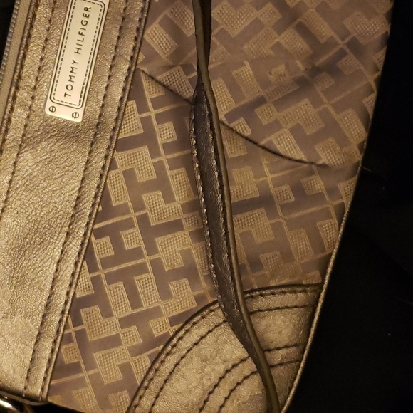 Tommy Hilfiger Signature Fabric Faux Leather Accented Purse - Picture 8 of 8